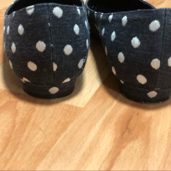 Manolo Blahnik flats. - Picture 6 of 7